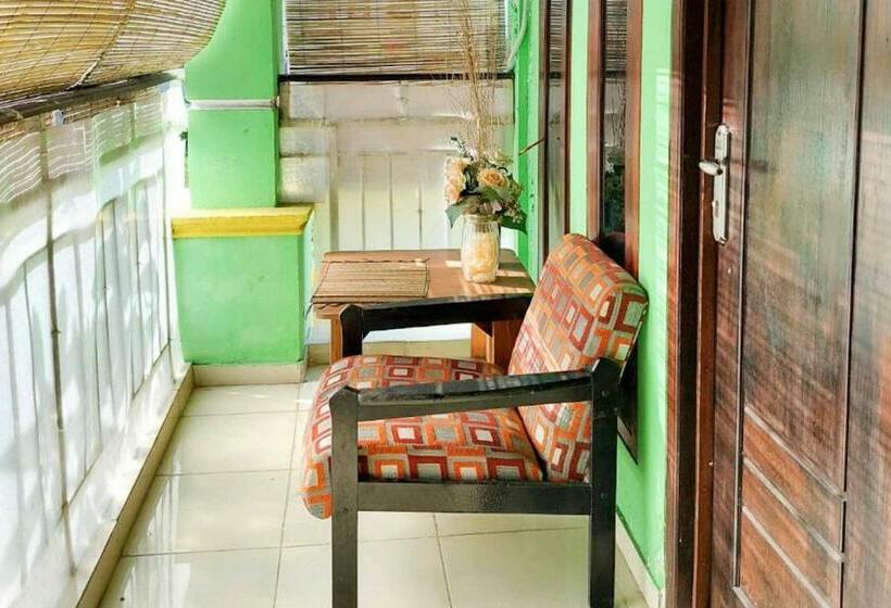 هتل Quattrick Dee Homestay Mitra Reddoorz