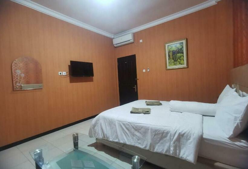 فندق Reddoorz At Pahlawan Street