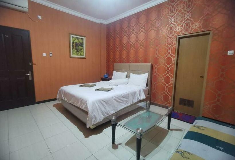 فندق Reddoorz At Pahlawan Street