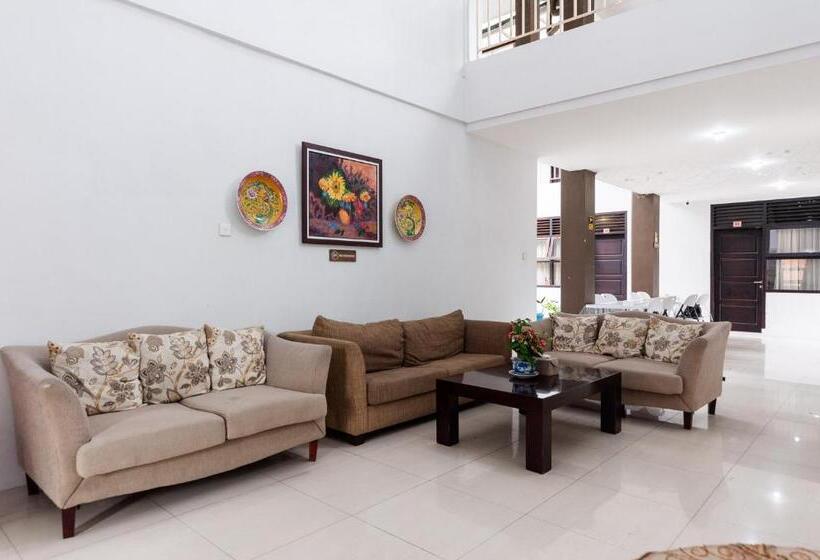 ホテル Reddoorz Syariah Near Banda Aceh Convention Hall