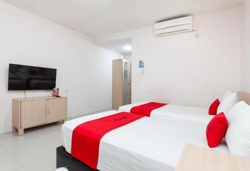 ホテル Reddoorz Syariah Near Banda Aceh Convention Hall