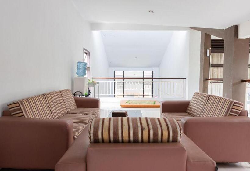 ホテル Reddoorz Syariah Near Banda Aceh Convention Hall