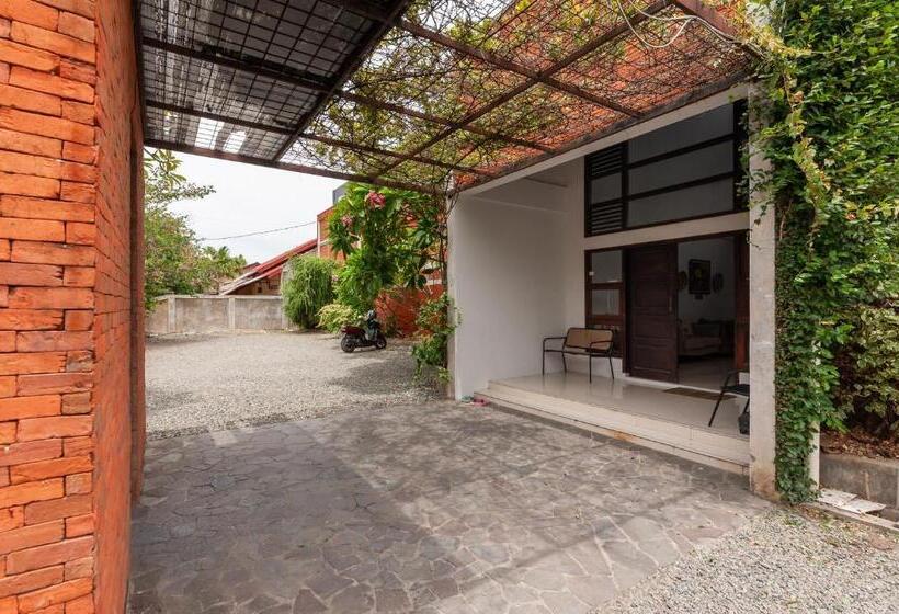 هتل Reddoorz Syariah Near Banda Aceh Convention Hall