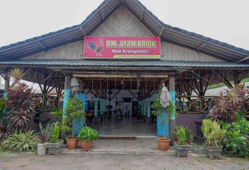 호텔 Reddoorz Syariah Near Stasiun Pekalongan 3