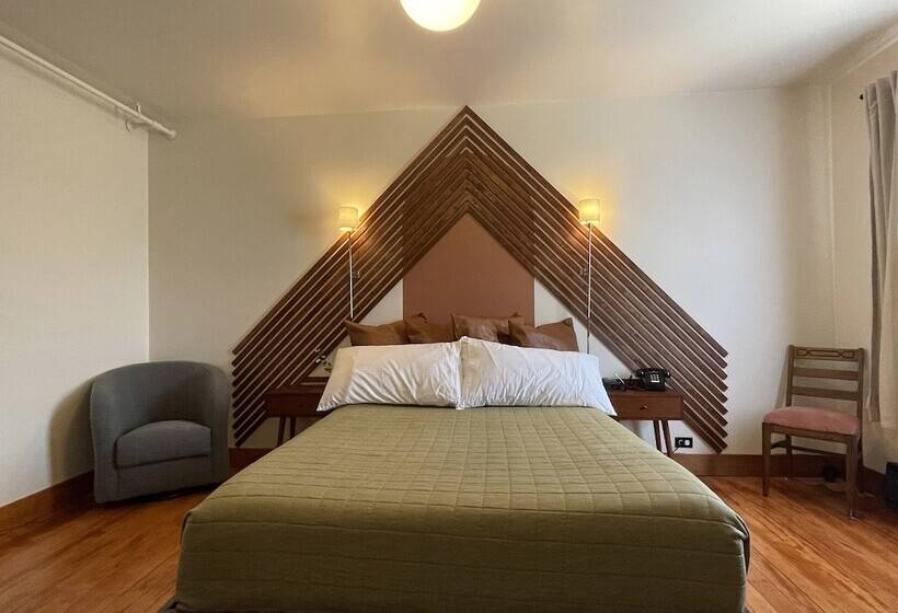 Отель Scotia Lodge