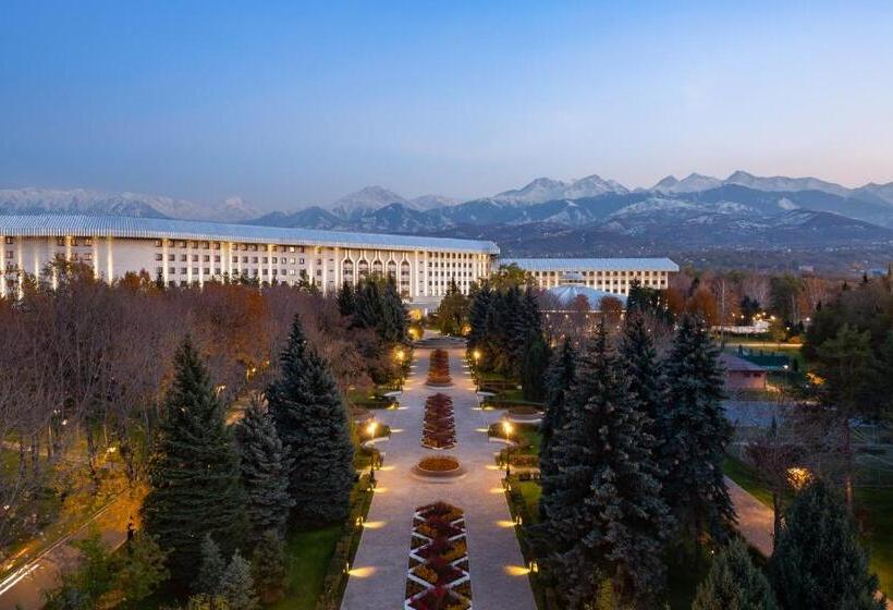 호텔 Swissôtel Wellness Resort Alatau Almaty