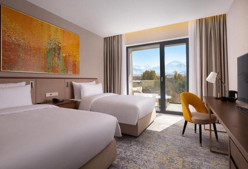 호텔 Swissôtel Wellness Resort Alatau Almaty