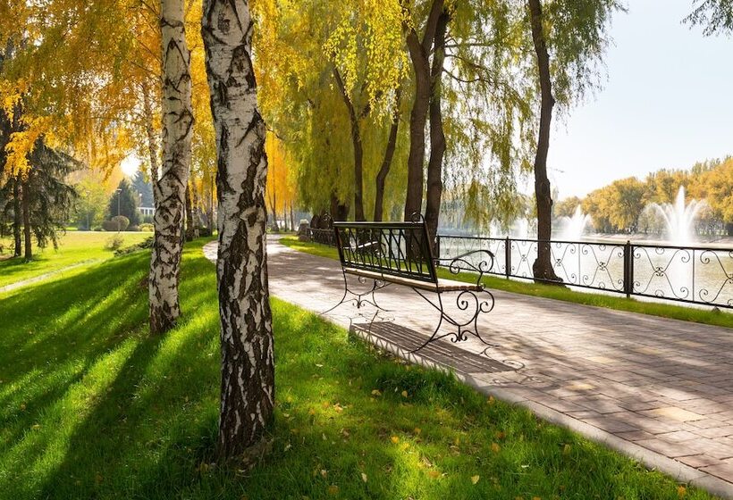 호텔 Swissôtel Wellness Resort Alatau Almaty