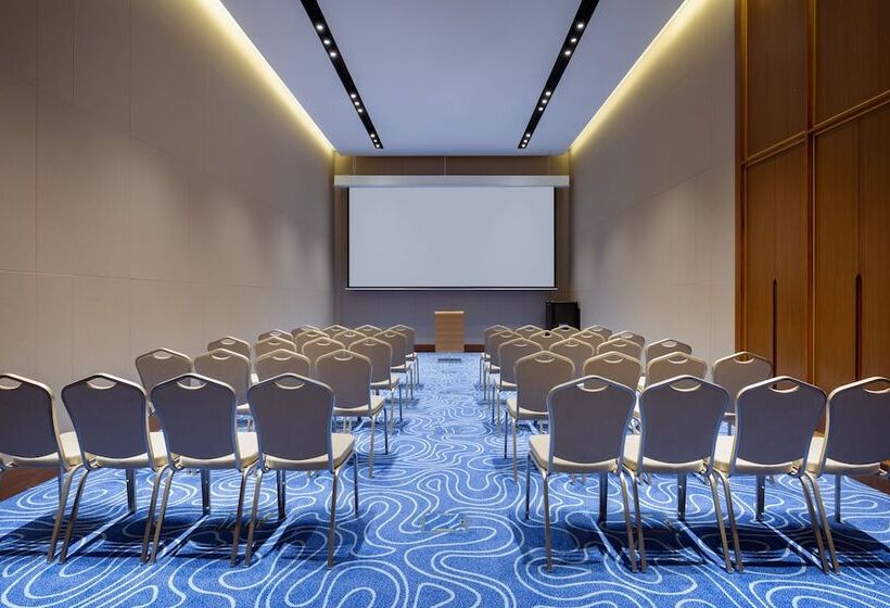 호텔 Swissôtel Wellness Resort Alatau Almaty