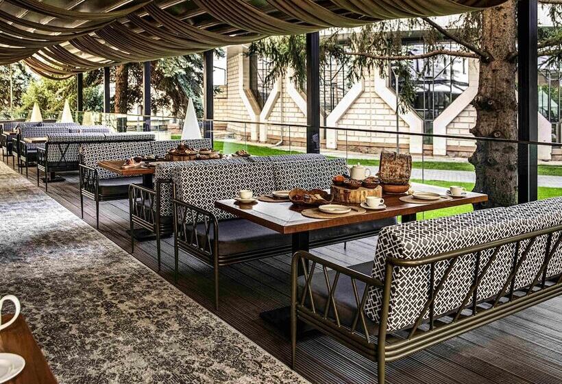 호텔 Swissôtel Wellness Resort Alatau Almaty