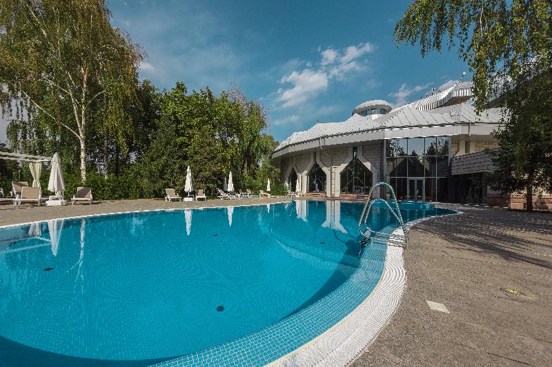 호텔 Swissôtel Wellness Resort Alatau Almaty
