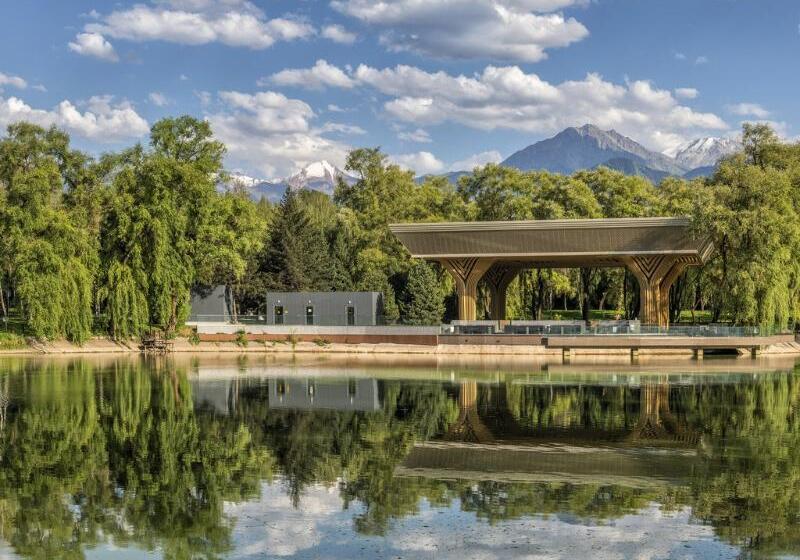 호텔 Swissôtel Wellness Resort Alatau Almaty