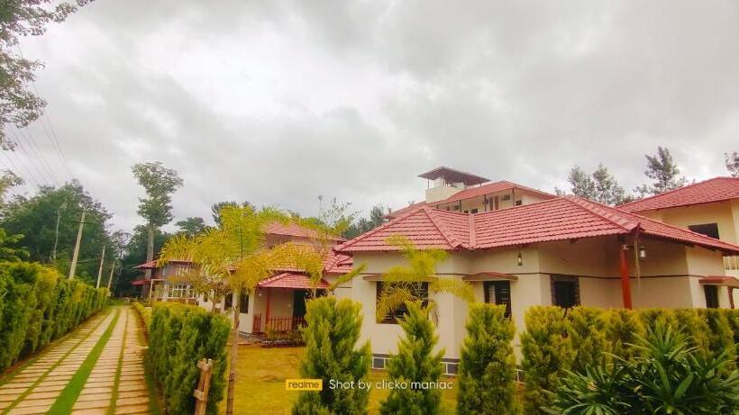 Отель The Excellency Resort & Spa, Coorg