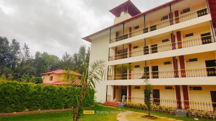 Отель The Excellency Resort & Spa, Coorg