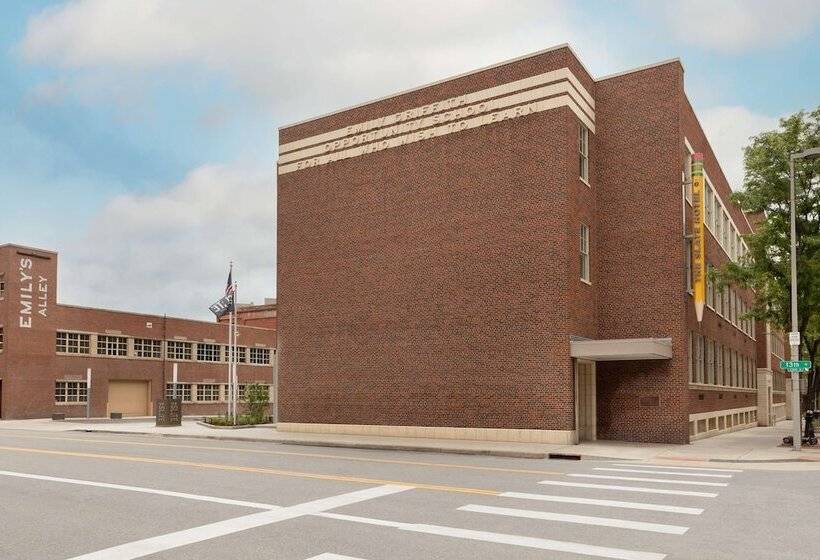 ホテル The Slate Denver, Tapestry Collection By Hilton