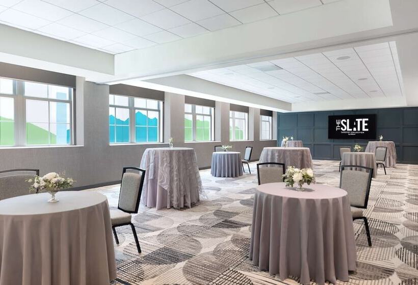 ホテル The Slate Denver, Tapestry Collection By Hilton