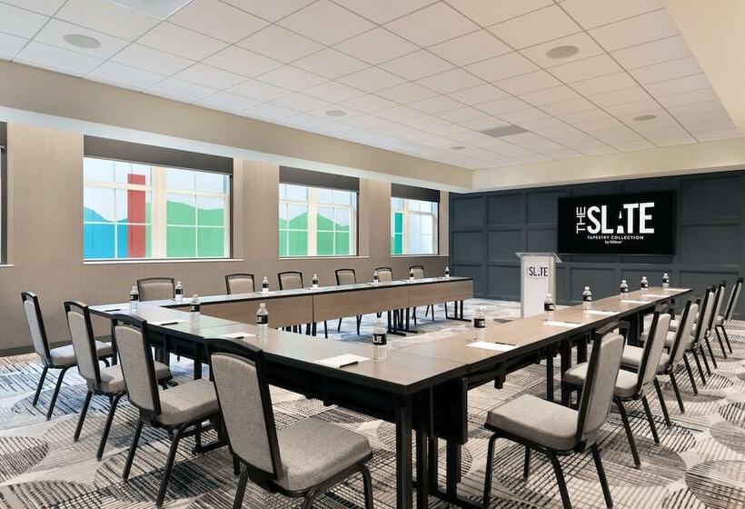 هتل The Slate Denver, Tapestry Collection By Hilton