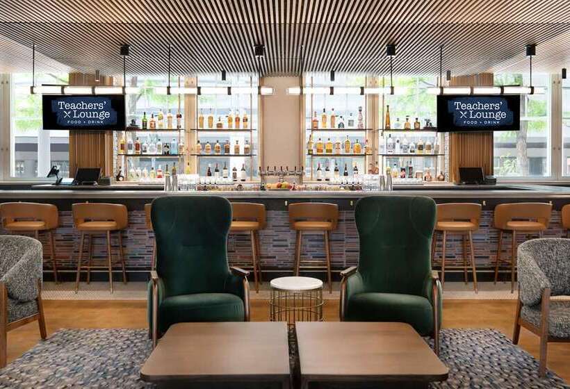 ホテル The Slate Denver, Tapestry Collection By Hilton