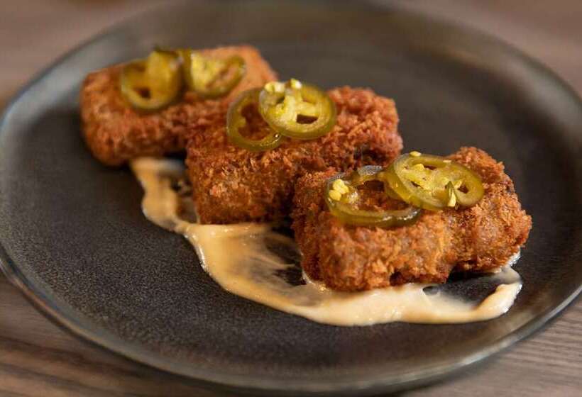 ホテル The Slate Denver, Tapestry Collection By Hilton