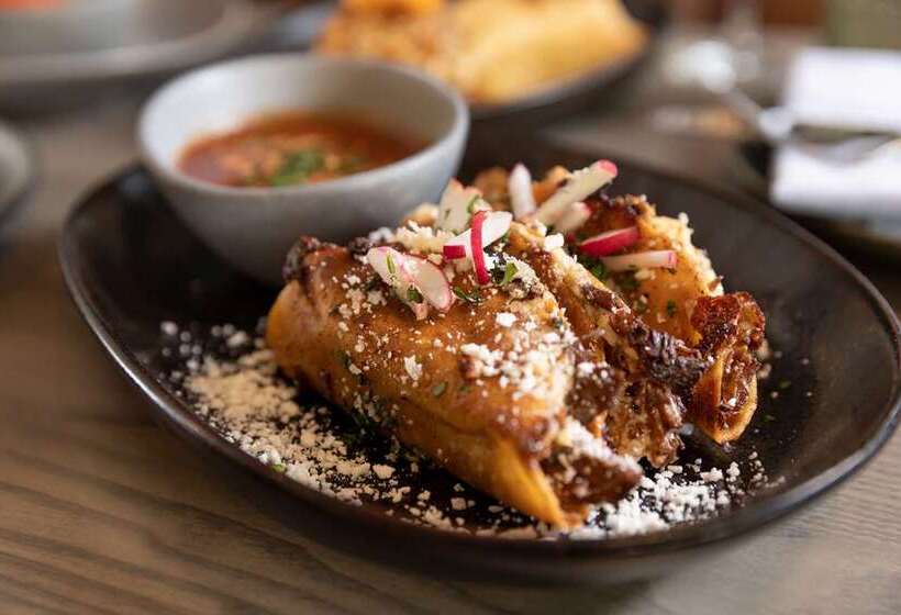 ホテル The Slate Denver, Tapestry Collection By Hilton