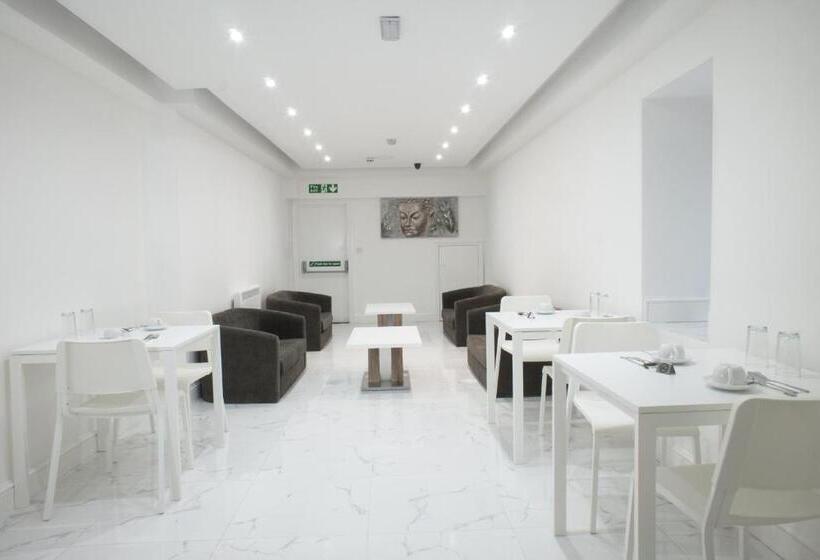 فندق Trivelles Rochester