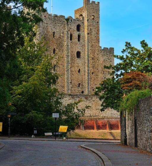 فندق Trivelles Rochester