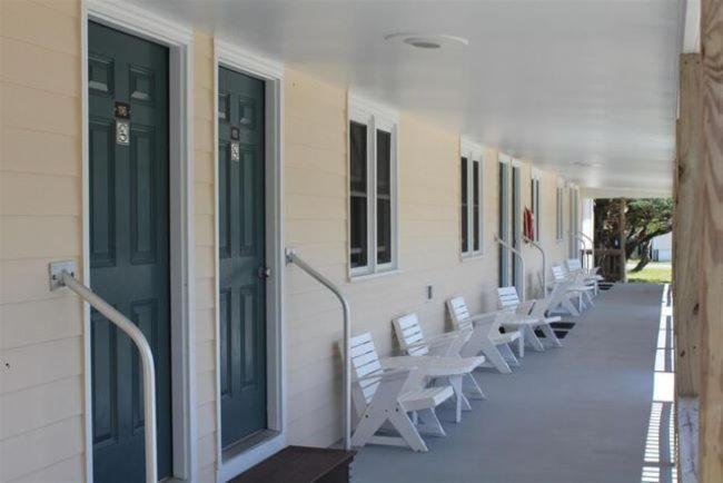 Мотель Pony Island Inn