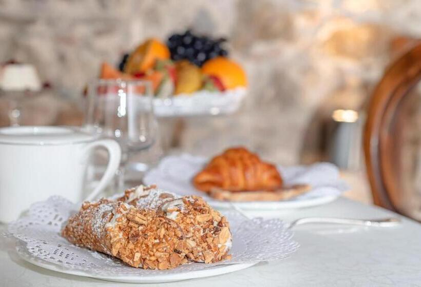 펜션 Bar Vitelli Charming Suites