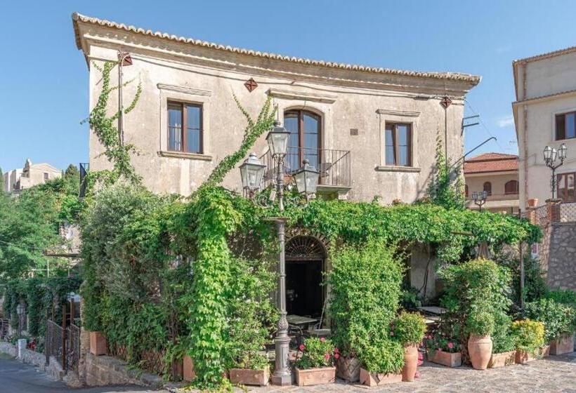 펜션 Bar Vitelli Charming Suites