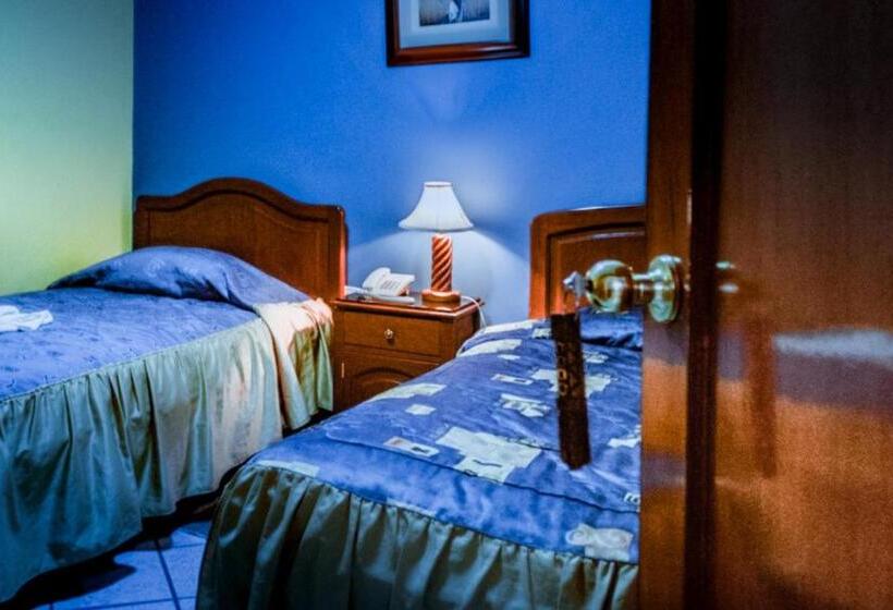 پانسیون Hostal Monumental A Media Cuadra De La Plaza Mayor