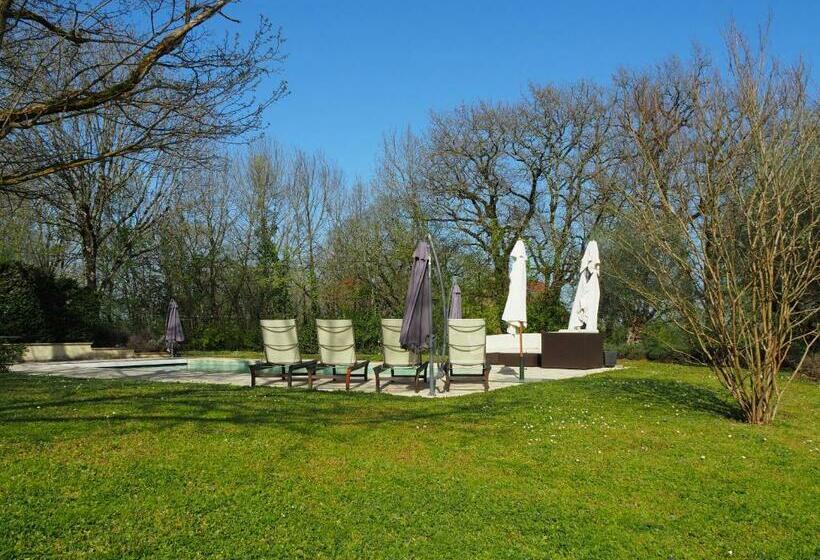 펜션 Vue Sur Gindou Gîte