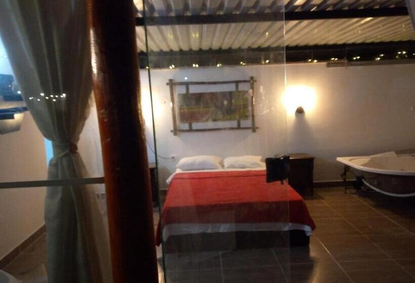 פנסיון Yamboró