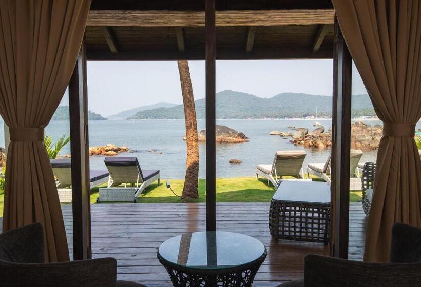 Resort The Ark Comforts