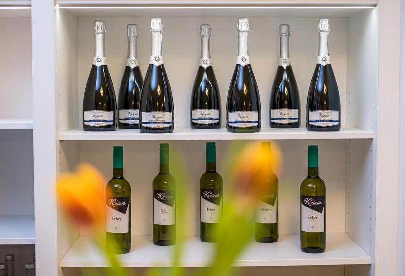 צימר Kistucsok Food & Room