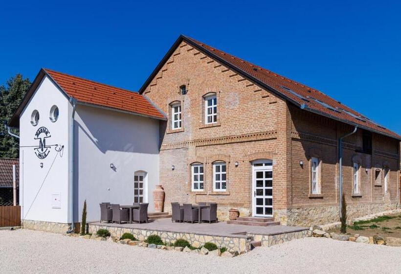 צימר Magtár Villa