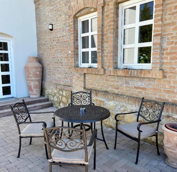 צימר Magtár Villa