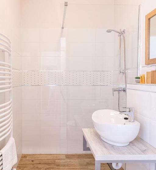 צימר Magtár Villa