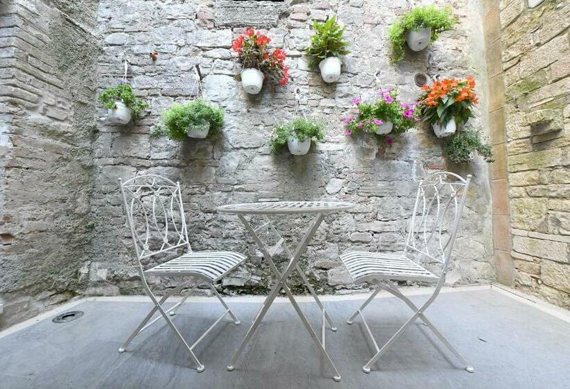 تختخواب و صبحانه Palazzo Degli Stemmi