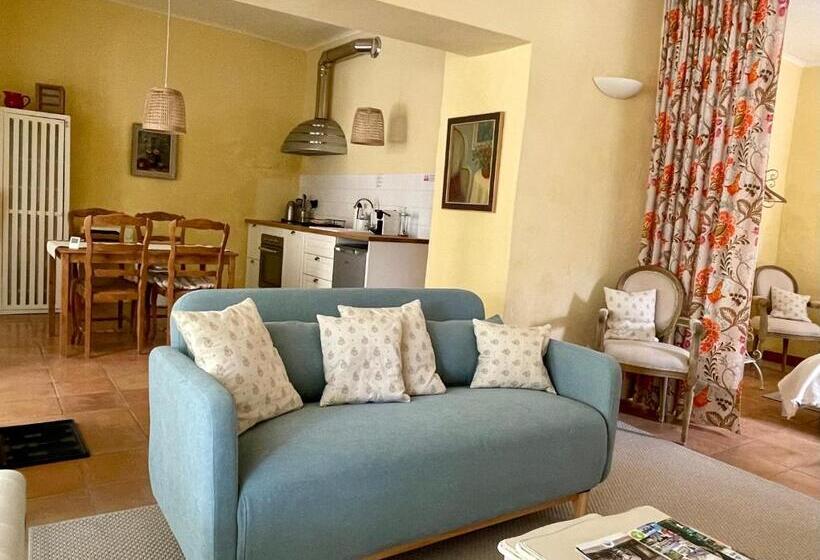 ベッドアンドブレックファースト Villa Velleron