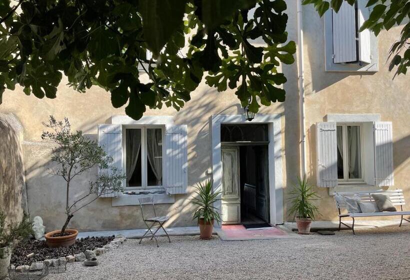 ベッドアンドブレックファースト Villa Velleron