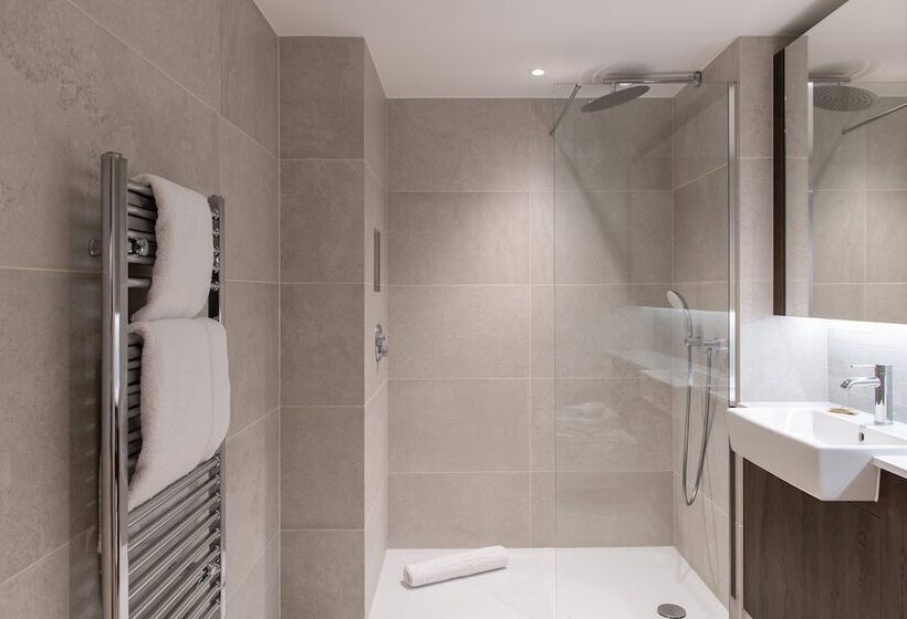 Cove Landmark Pinnacle