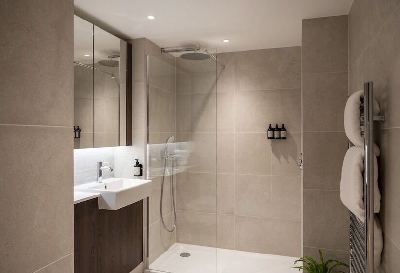 Cove Landmark Pinnacle