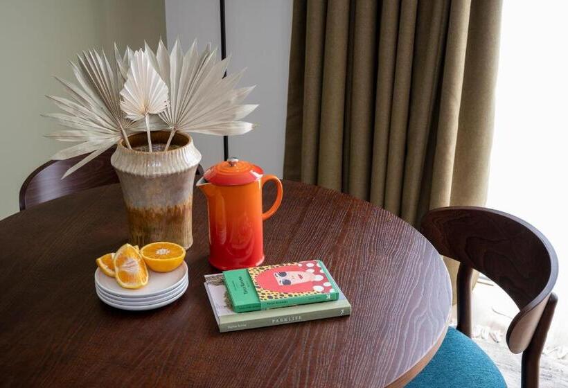 Cove Landmark Pinnacle