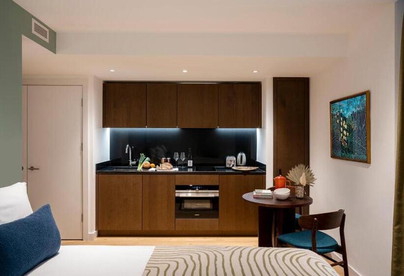 Cove Landmark Pinnacle