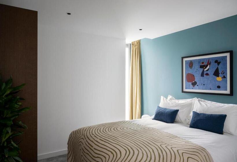 Cove Landmark Pinnacle