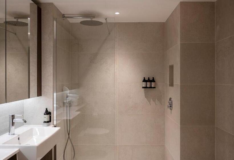 Cove Landmark Pinnacle