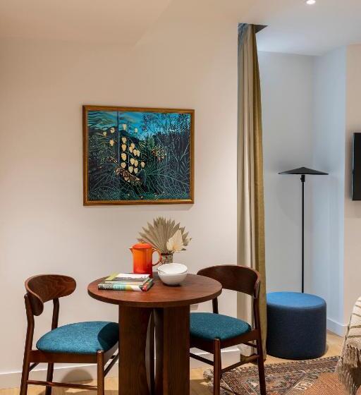 Cove Landmark Pinnacle