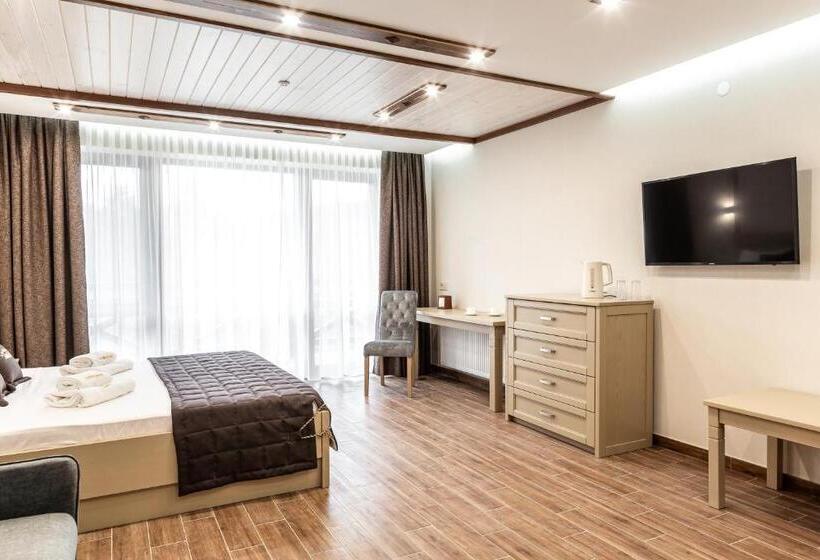 هتل любокрай готельно відпочинковий комплекс