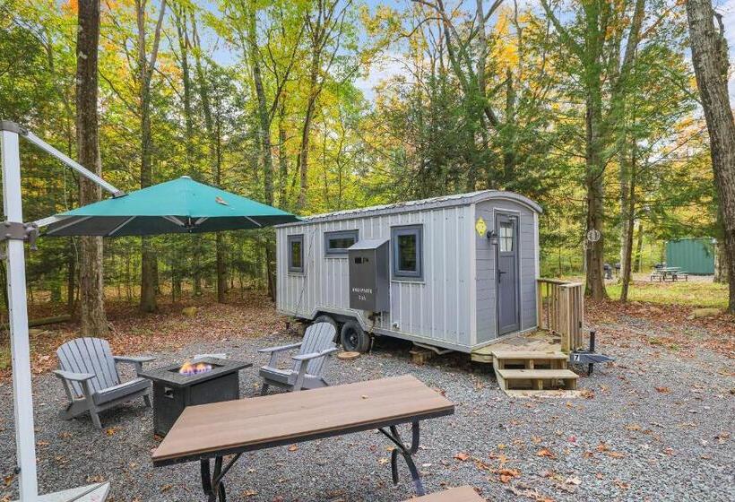 호텔 Camptel Poconos Lodging