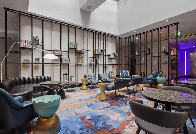 Отель Canopy By Hilton Memphis Downtown